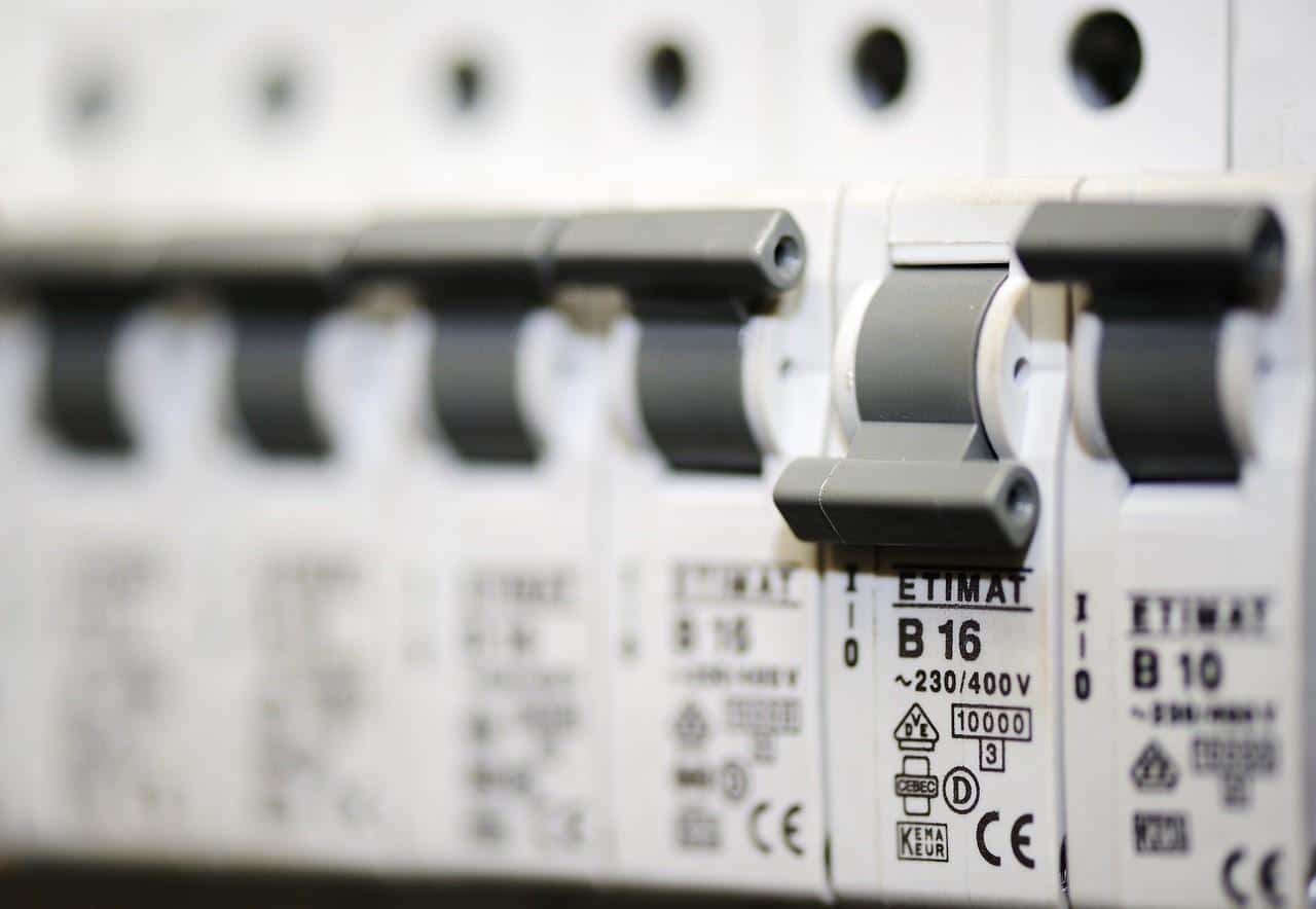 ac troubleshooting check blown fuse