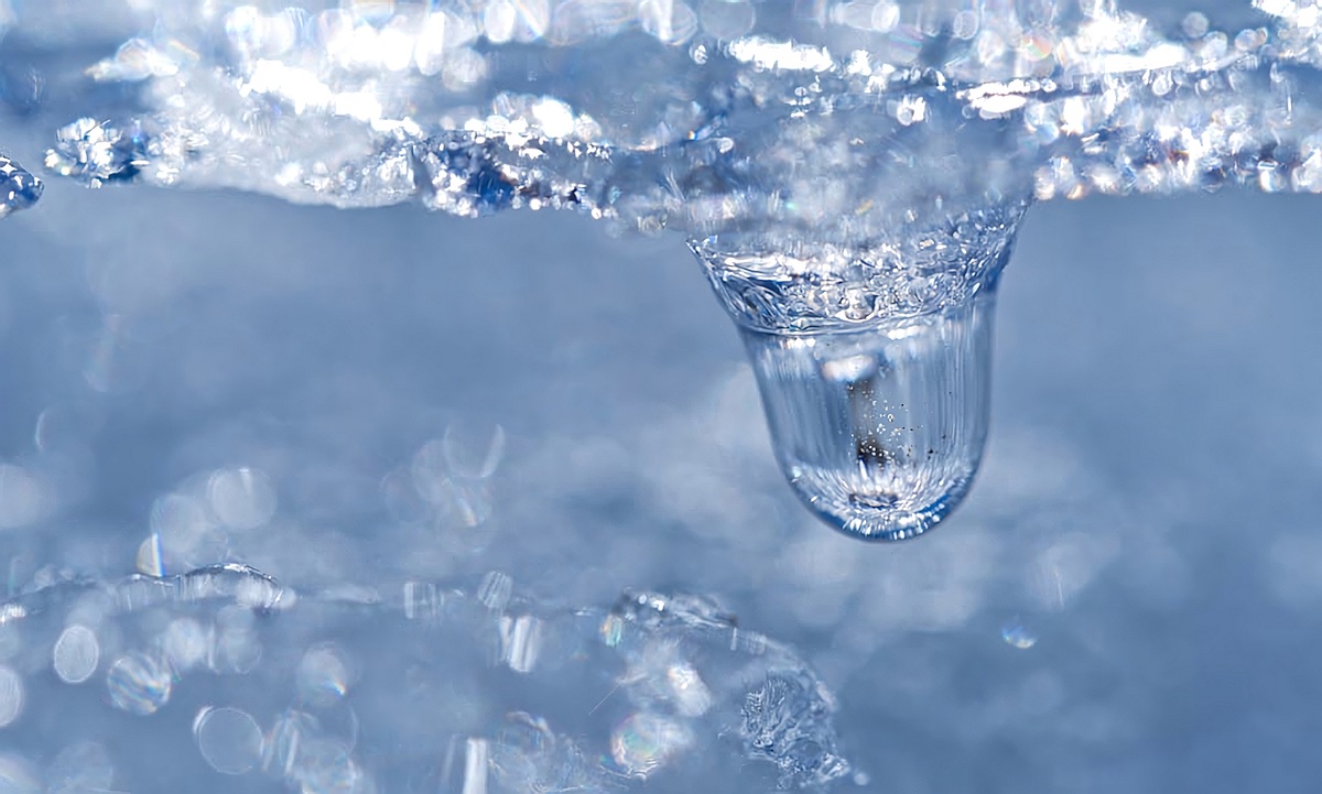 AC Fan ON Thawing Ice